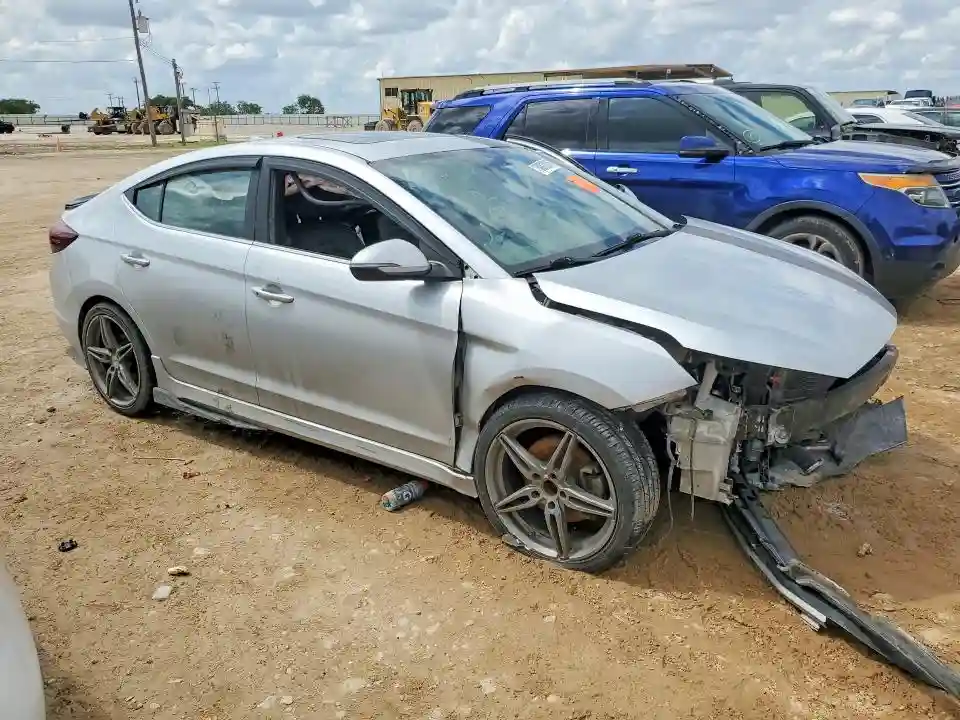 KMHD04LB2KU830007 2019 HYUNDAI ELANTRA-3