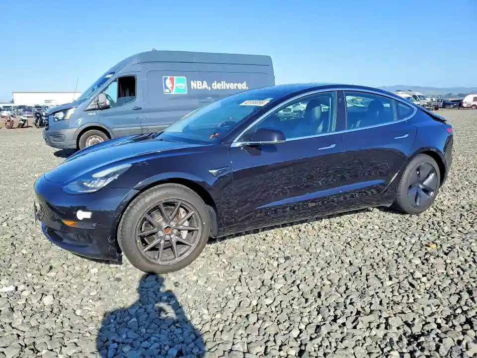 5YJ3E1EA2JF070978 2018 TESLA MODEL 3-0