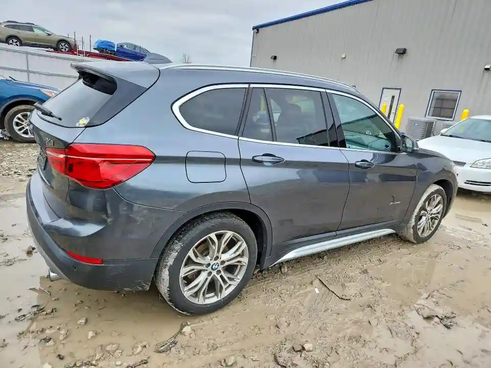 WBXHT3C34H5F76017 2017 BMW X1-2