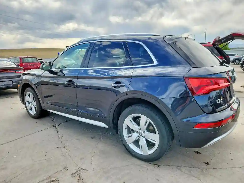 WA1CNAFY1K2053602 2019 AUDI Q5-1