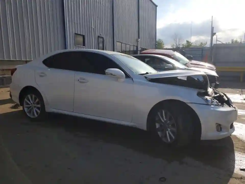 JTHCF5C20A5042175 2010 LEXUS IS-3