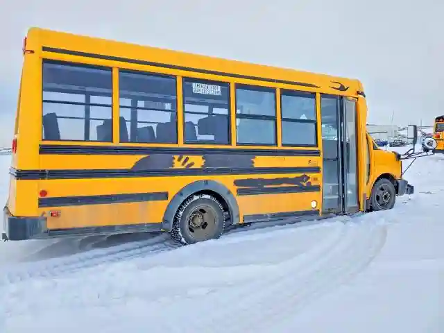 1GD373BG2B1174116 2011 GMC SAVANA-2