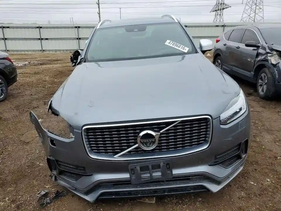 YV4A22PM0K1432939 2019 VOLVO XC90-4
