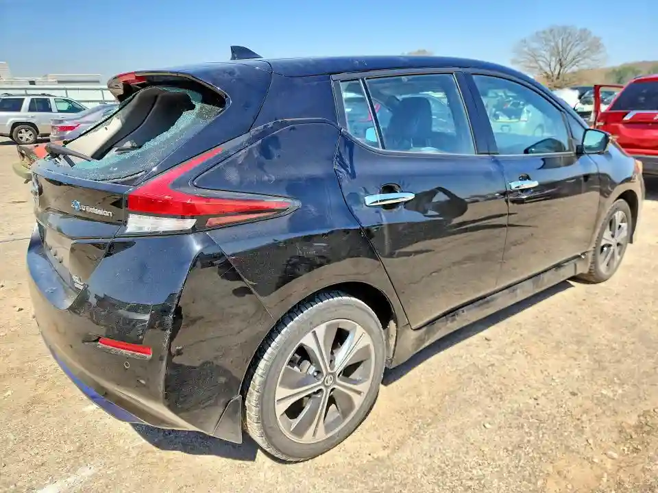 1N4BZ1DV2MC550269 2021 NISSAN LEAF-2