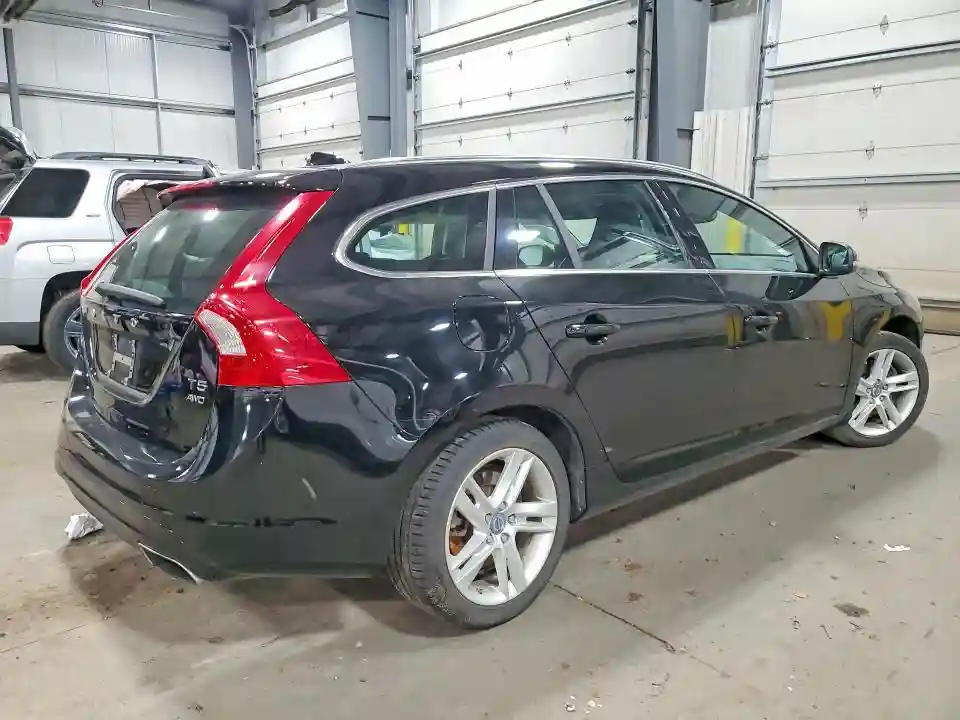 YV1612SB8F1190807 2015 VOLVO V60-2