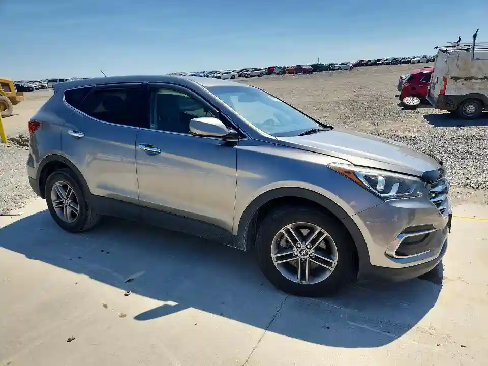 5NMZTDLB8JH082810 2018 HYUNDAI SANTA FE-3