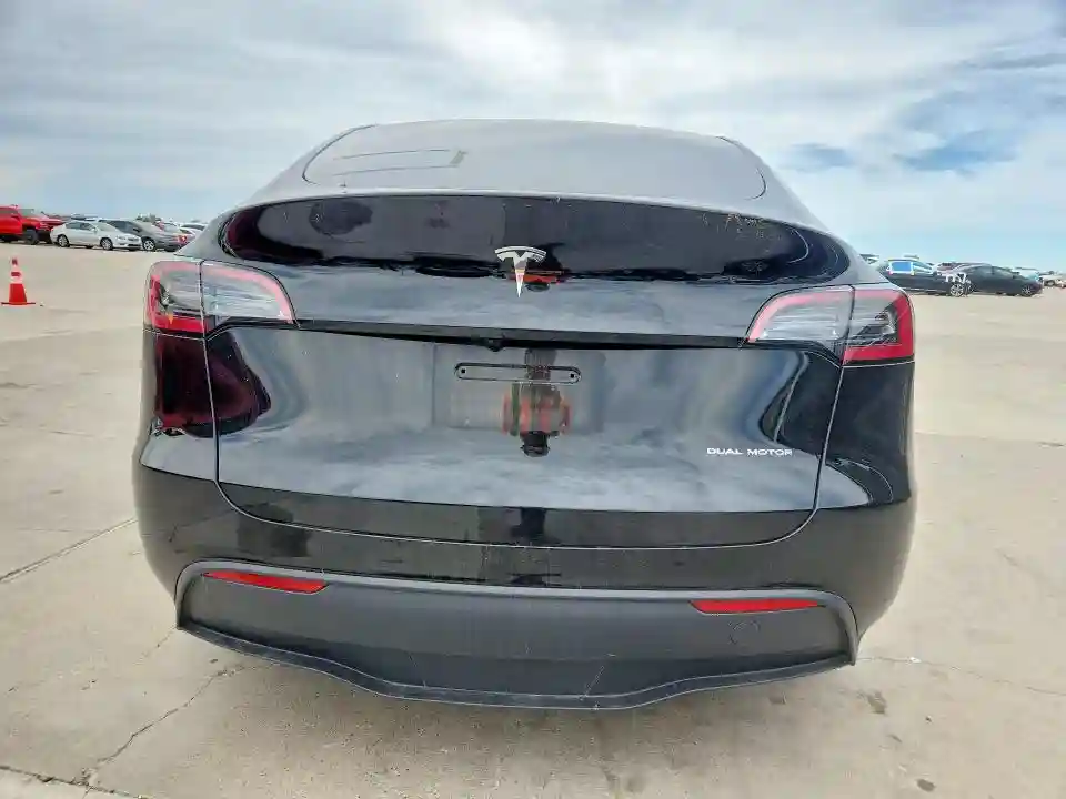 7SAYGDEE9RA275357 2024 TESLA MODEL Y-5