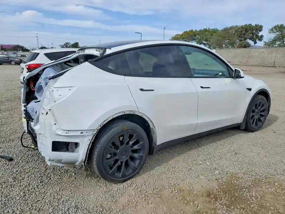 7SAYGDEE5PF850781 2023 TESLA MODEL Y-2