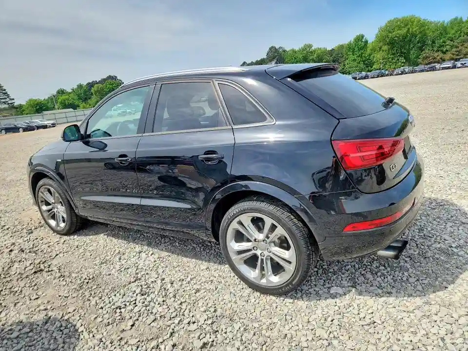WA1BCCFSXJR030964 2018 AUDI Q3-1