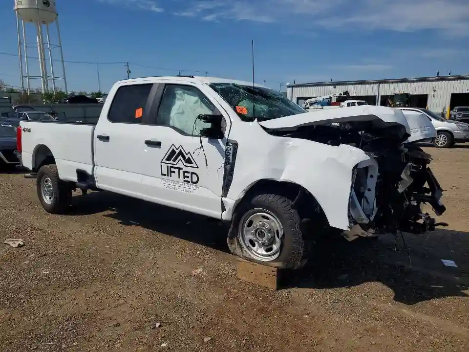 1FT7W2BA0REE81611 2024 FORD F250-3
