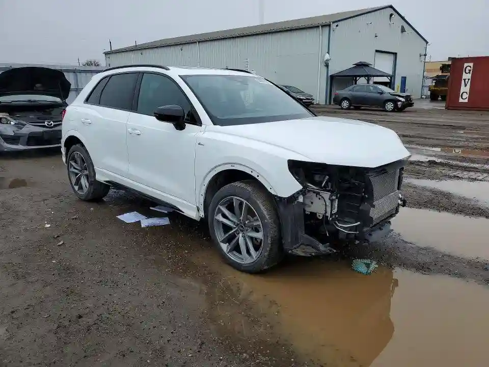 WA1DECF36R1085644 2024 AUDI Q3-3