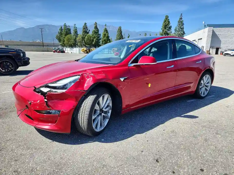 5YJ3E1EA3LF645818 2020 TESLA-0