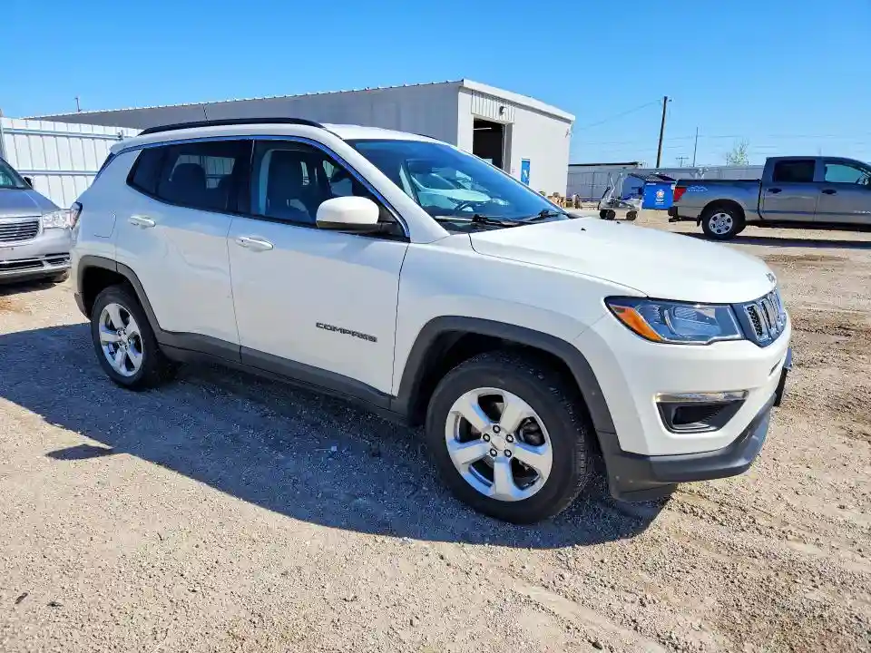 3C4NJDBB7JT485606 2018 JEEP COMPASS-3