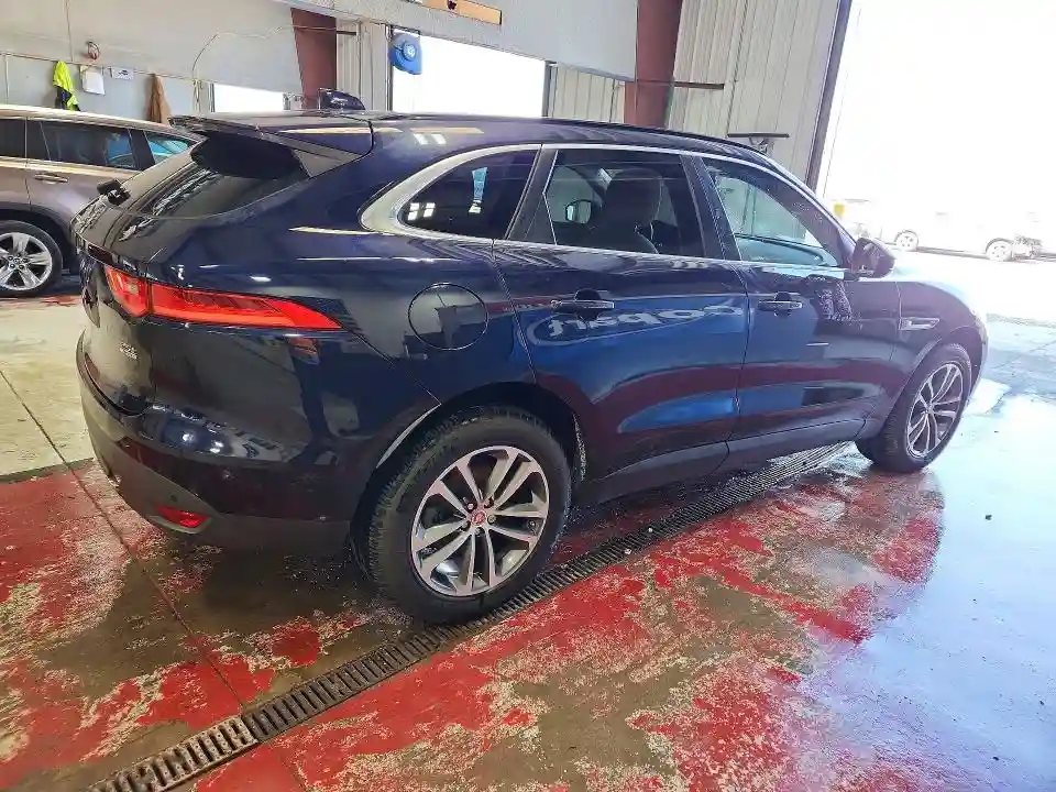 SADCJ2FX9KA359701 2019 JAGUAR F-PACE-2