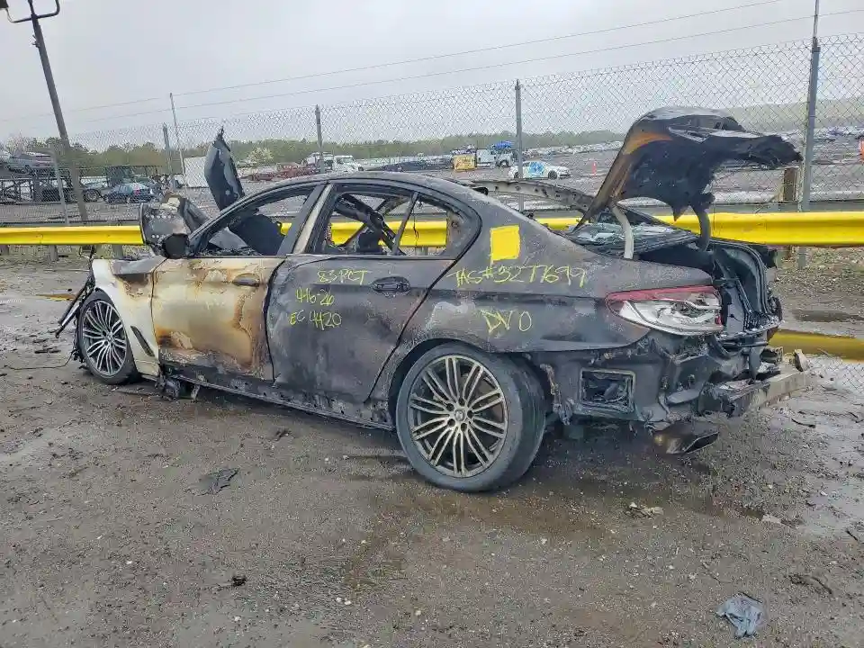 WBAJR7C05LCE04249 2020 BMW 5 SERIES-1