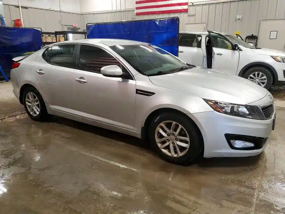 KNAGM4A76D5305093 2013 KIA OPTIMA-3