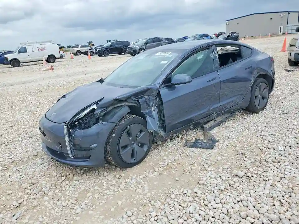 5YJ3E1EA4PF695178 2023 TESLA MODEL 3-0