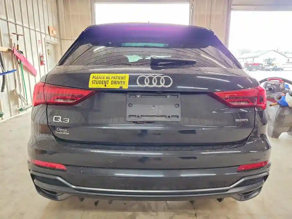 WA1EECF3XN1060826 2022 AUDI Q3-5