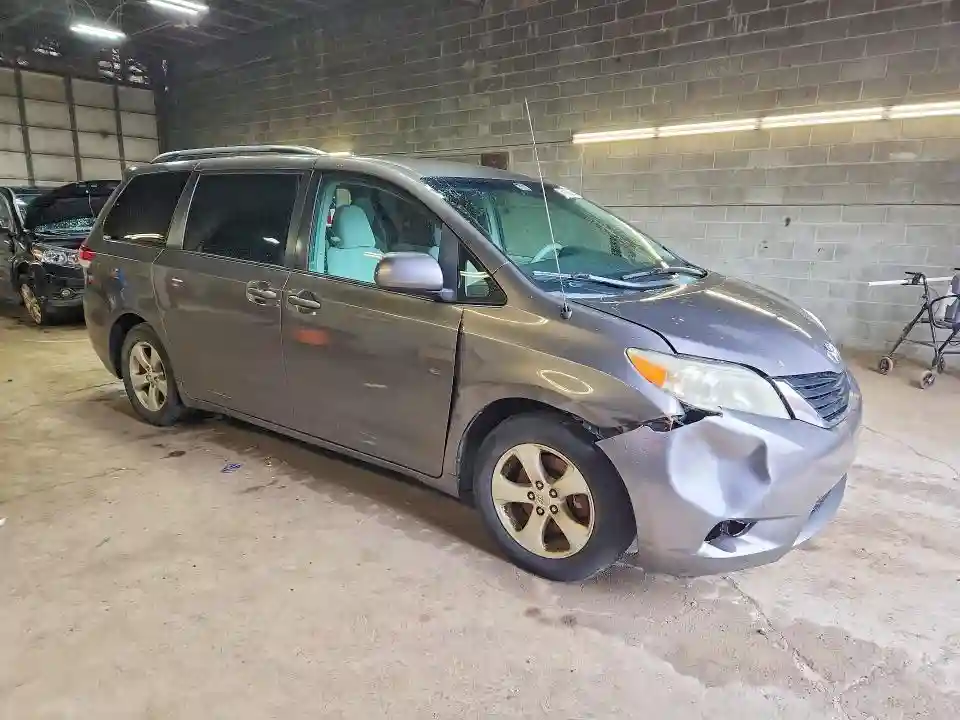 5TDKK3DC7CS178188 2012 TOYOTA SIENNA-3