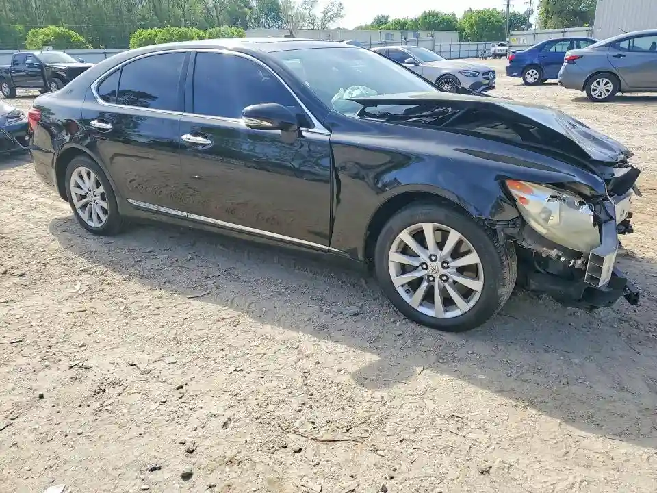JTHCL5EF2B5012427 2011 LEXUS LS460-3