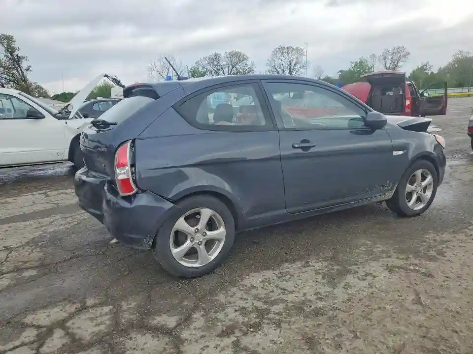 KMHCN3AC6BU188250 2011 HYUNDAI ACCENT-2