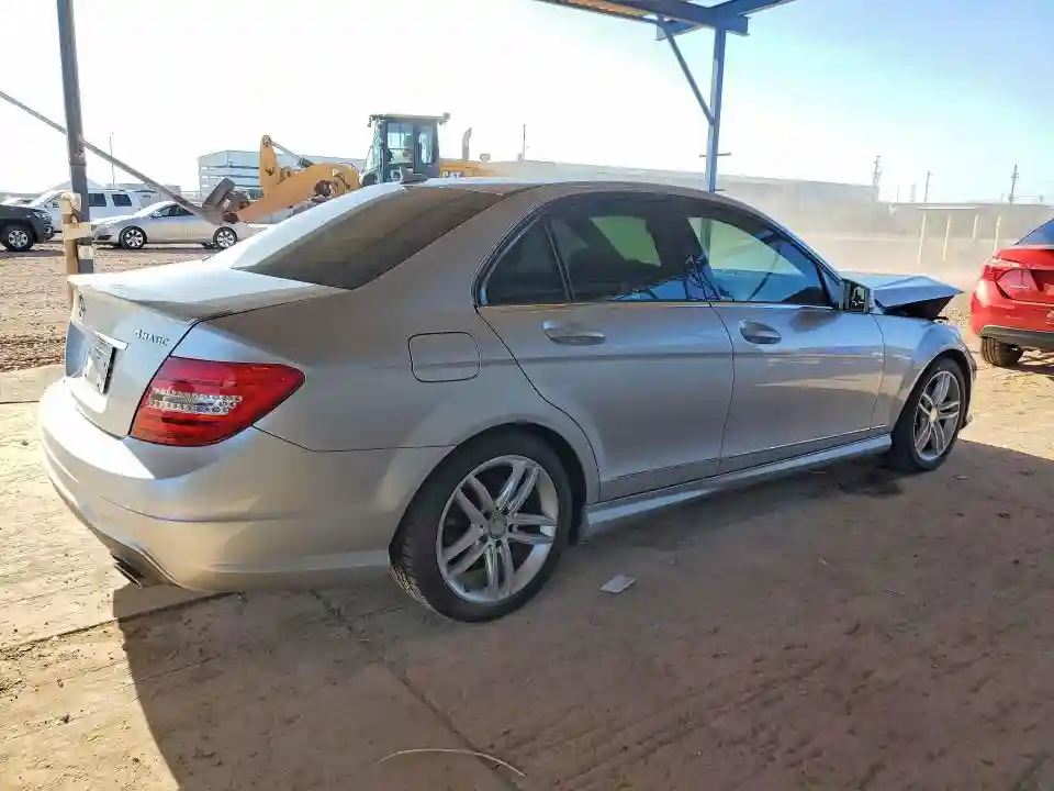 WDDGF8AB7DG121025 2013 MERCEDES-BENZ C-CLASS-2