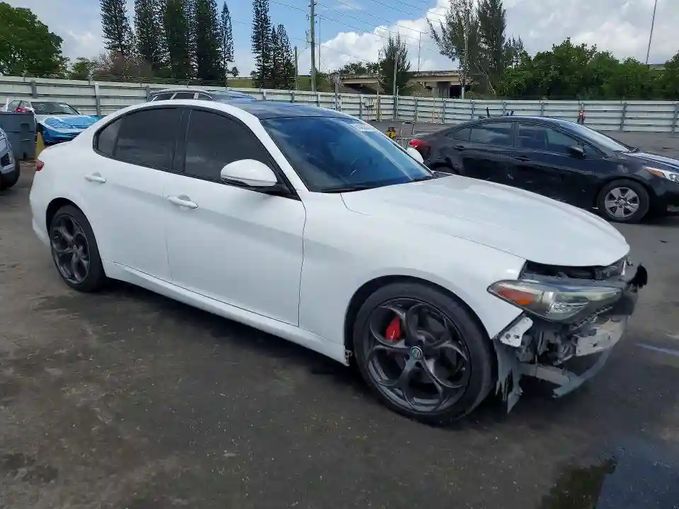 ZARFAMBNXK7600497 2019 ALFA ROMEO GIULIA-3