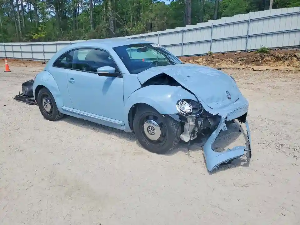 3VWJX7AT2DM631799 2013 VOLKSWAGEN BEETLE-3