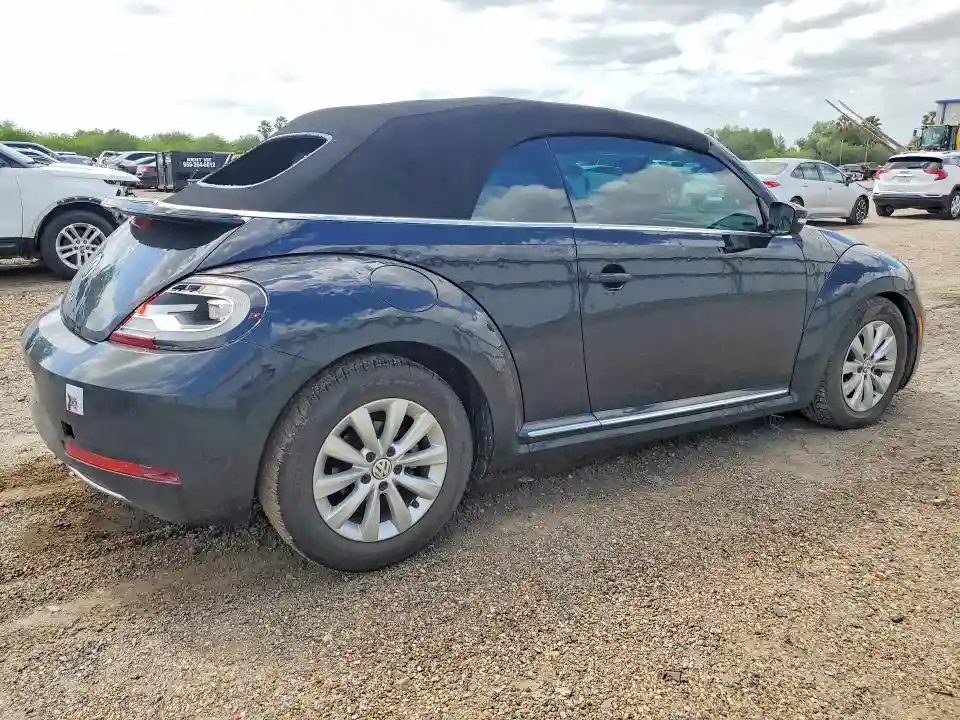 3VW5DAAT9JM515132 2018 VOLKSWAGEN BEETLE-2