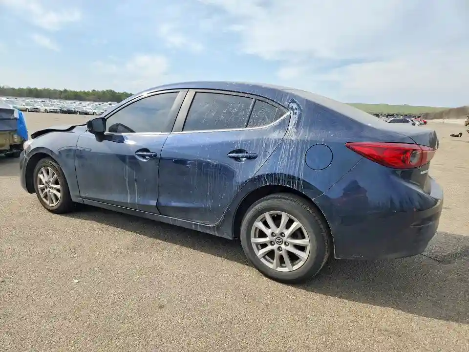 3MZBN1U77JM229181 2018 MAZDA 3-1
