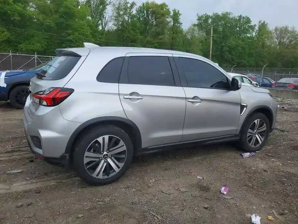 JA4ARUAUXPU001852 2023 MITSUBISHI OUTLANDER-2