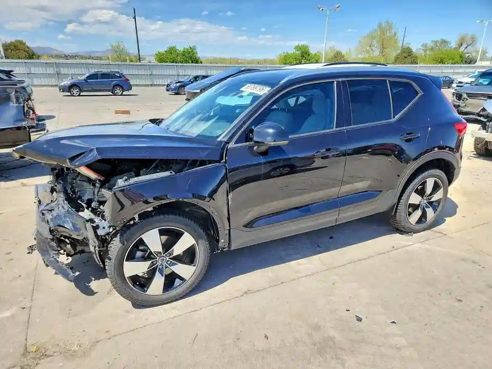 YV4162UK2L2292668 2020 VOLVO XC40-0