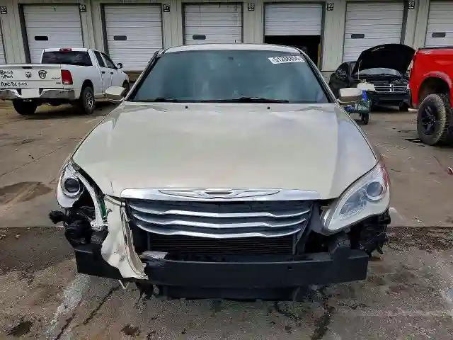 1C3CCBAB3DN760811 2013 CHRYSLER 200-4