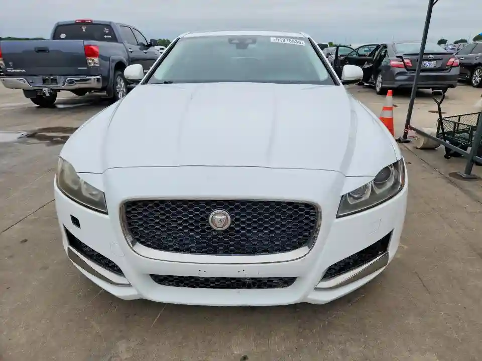 SAJBR4FX5JCY70175 2018 JAGUAR XF-4