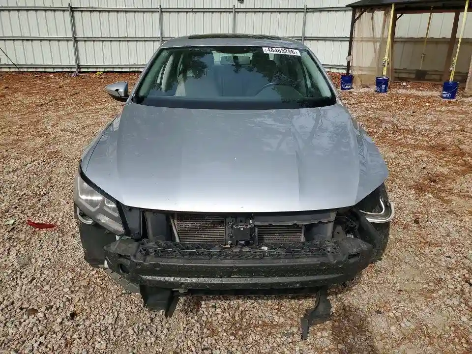 1VWBT7A38HC053120 2017 VOLKSWAGEN PASSAT-4