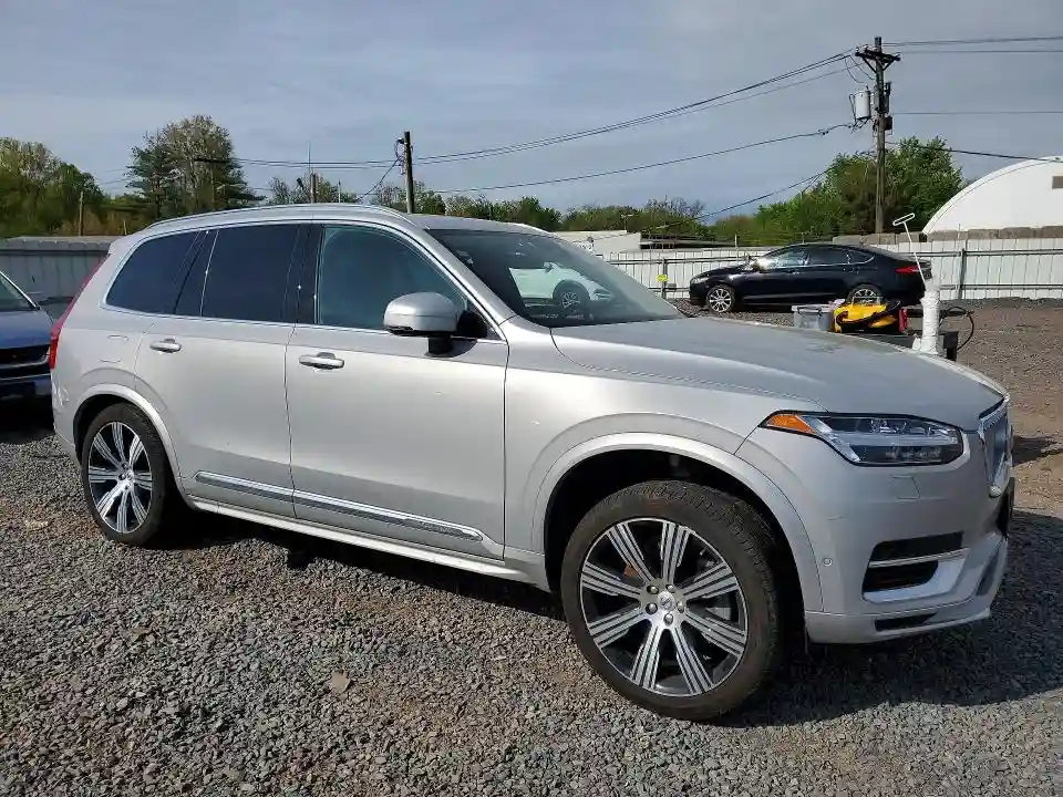 YV4H600NXP1967763 2023 VOLVO XC90-3
