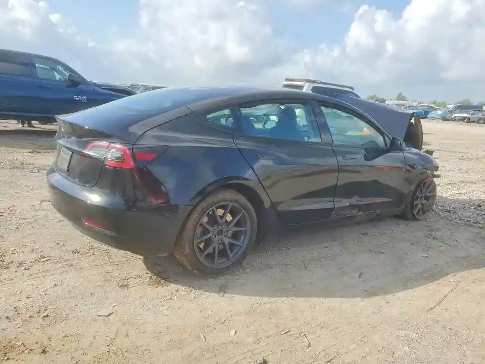 5YJ3E1EA7PF626467 2023 TESLA MODEL 3-2