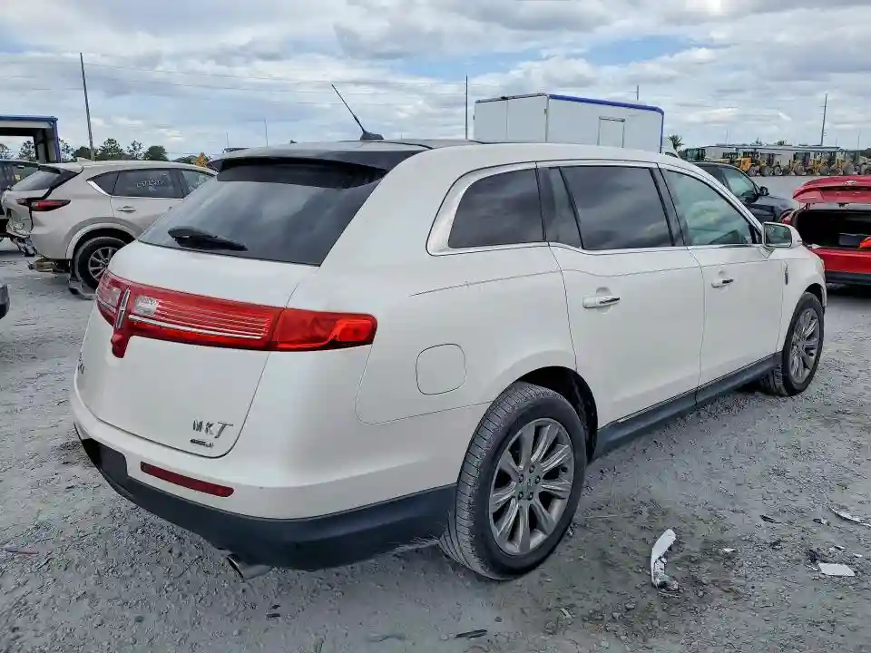 2LMHJ5AT3DBL52886 2013 LINCOLN MKT-2