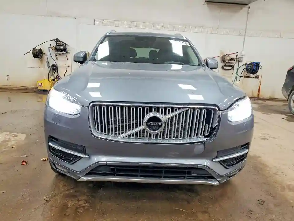 YV4A22PL9K1441369 2019 VOLVO XC90-4
