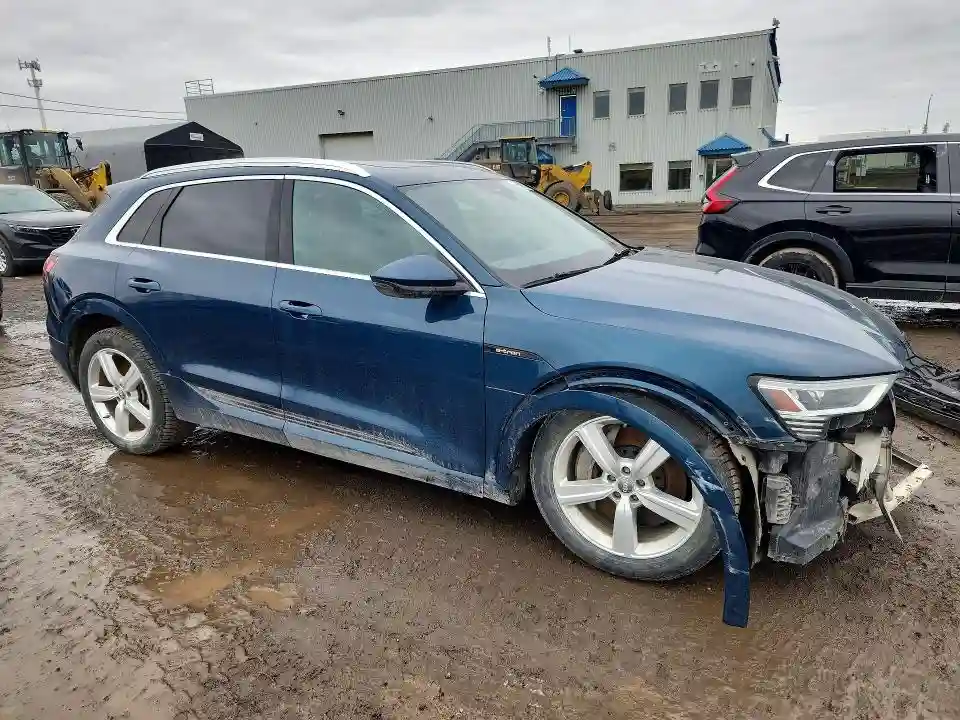 WA1AAAGE6KB011756 2019 AUDI E-TRON-3