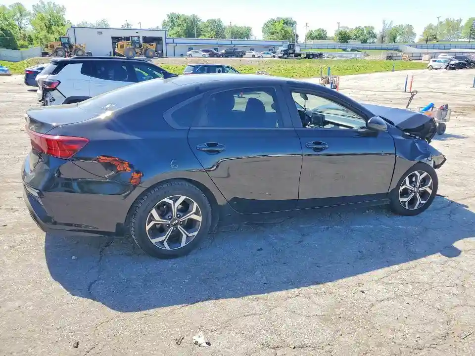 3KPF24AD8KE109118 2019 KIA FORTE-2