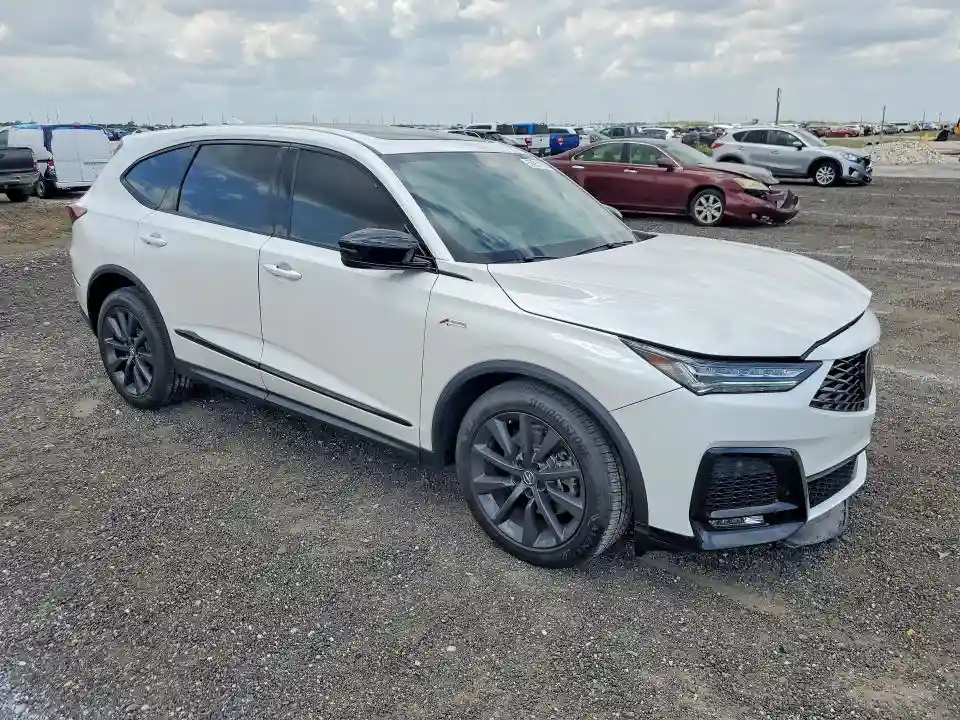 5J8YE1H05TL015483 2026 ACURA MDX-3