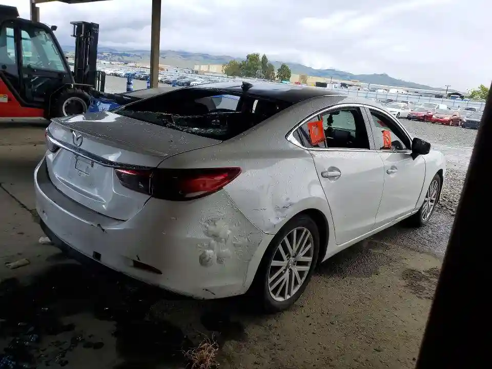 JM1GL1X54H1111038 2017 MAZDA 6-2