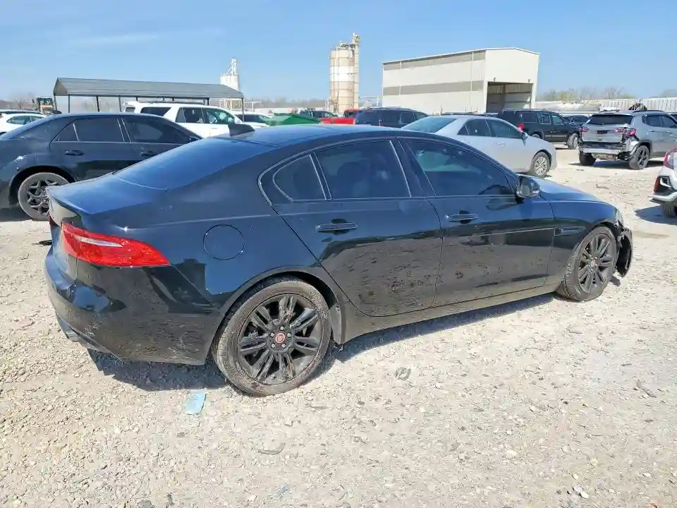 SAJAE4BG9HA946824 2017 JAGUAR XE-2