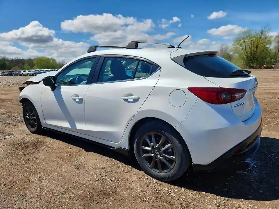 3MZBM1L76GM273587 2016 MAZDA 3-1
