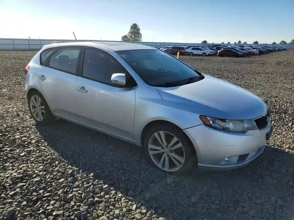 KNAFW5A32B5330028 2011 KIA FORTE5 SX-3