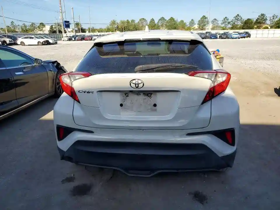 NMTKHMBX6KR080079 2019 TOYOTA C-HR-5
