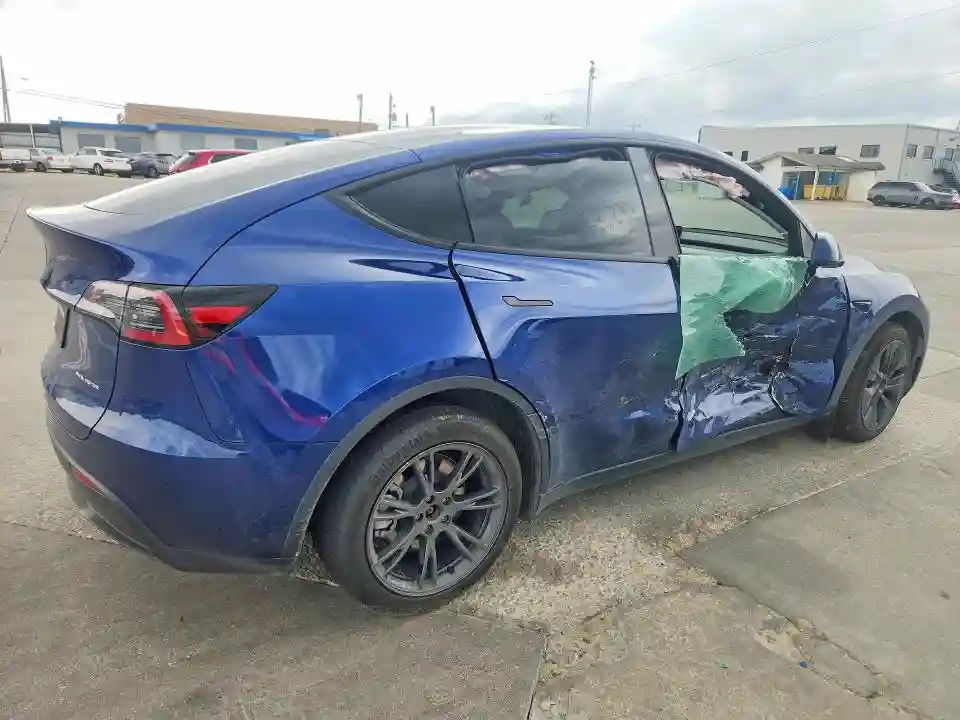 7SAYGDEE8RF201611 2024 TESLA MODEL Y-2