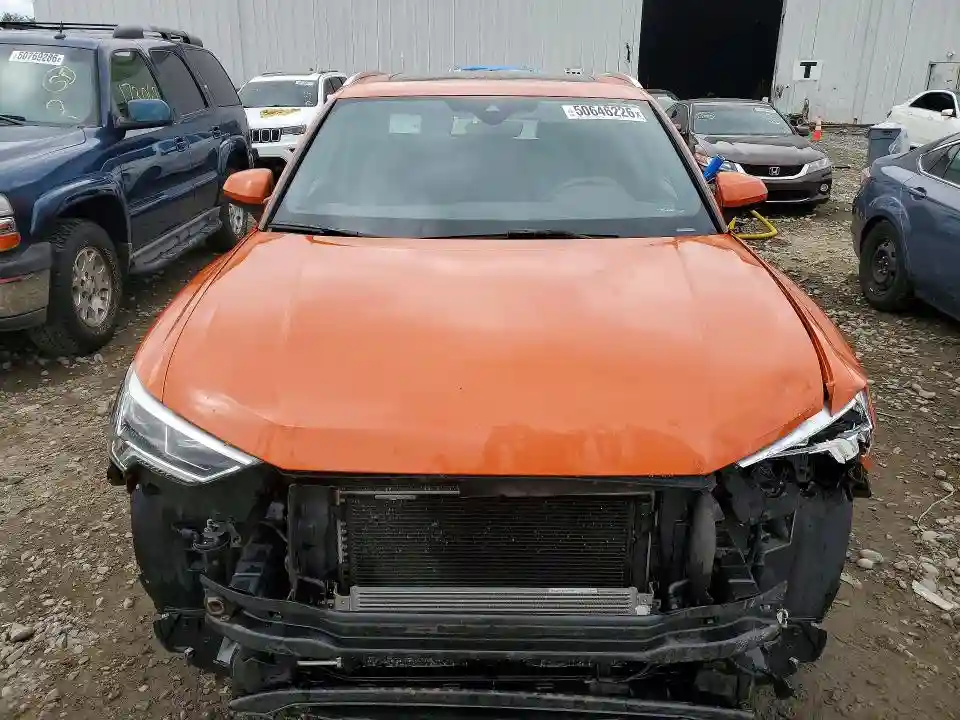 WA1EECF39K1087625 2019 AUDI Q3-4