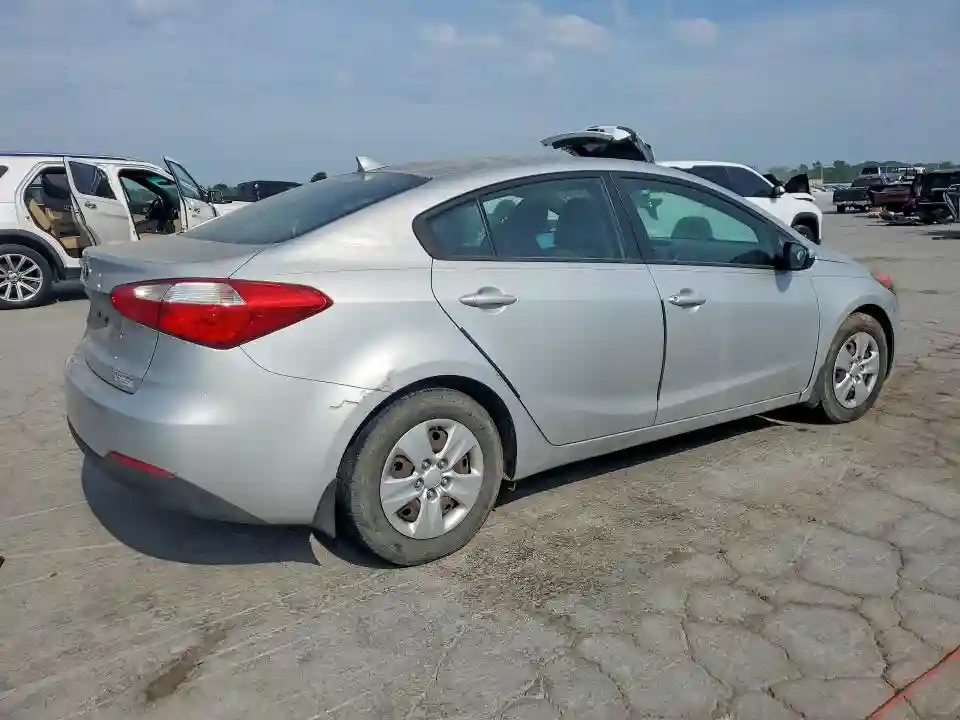 KNAFK4A61F5371806 2015 KIA FORTE-2